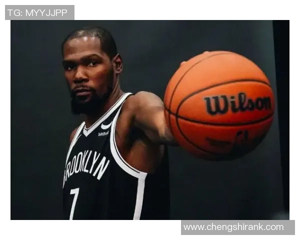 篮网球员签名互动：社媒分享篮网世界瞬间