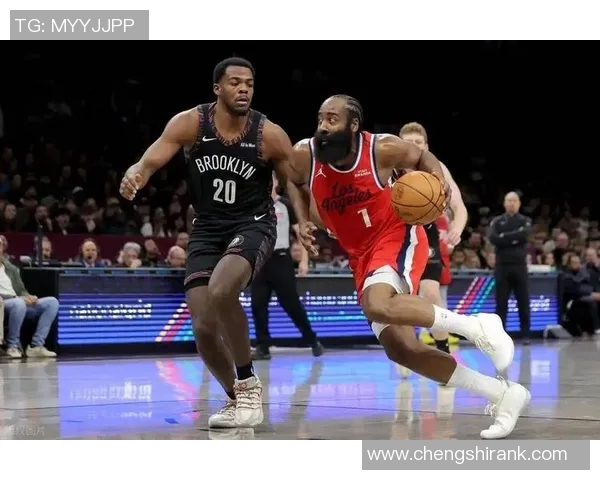 哈登32+4+10+4一战超奥尼尔，小卡单节爆砍19分，快船16连斩黄蜂